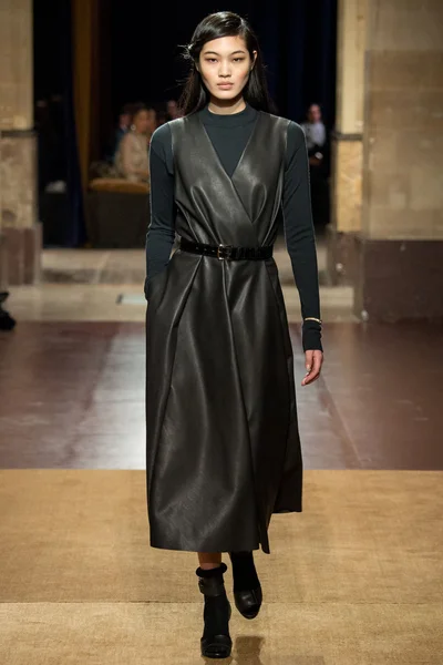 Look 25